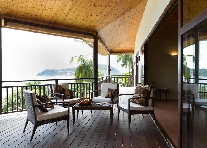 Palm Royal * Port Glaud