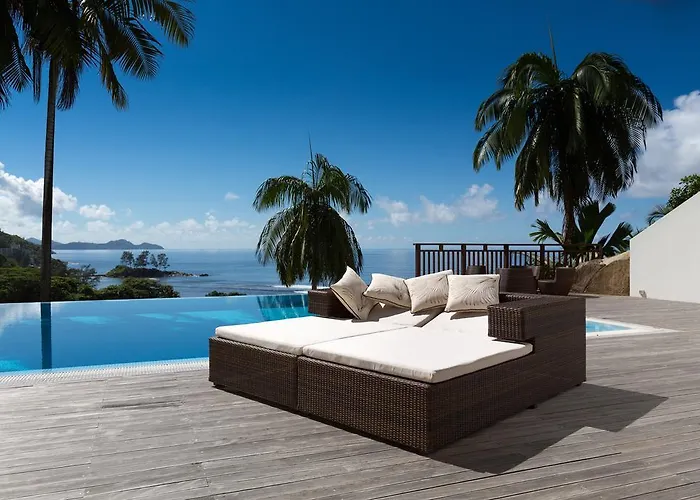 Palm Royal * Port Glaud